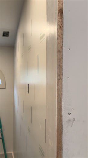 Mykhaylo Panchishak on Instagram: "How to use Shims to make things plumb! #diy #woodworking #Construction #realestate #entrepreneur #interiordesign #tools #homerenovation #fblifestyle #remodel"