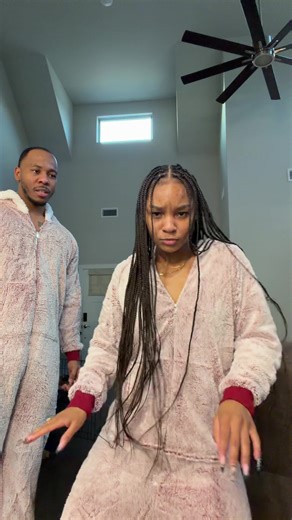 Gave it away...😂😂 #fyp #gymcouple #couplestiktok #gymtok #couplegoals