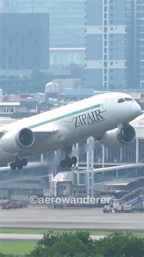 ZIP AIR B787-8 takeoff at Manila Airport #shorts #aviation #zipair #b787 #b7878 #manila #plane