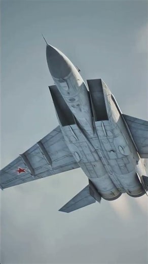 MiG-25 vs SR-71: The Ultimate Sky Battle! 😱#aircraft #shortsfeed #trending #viral #facts