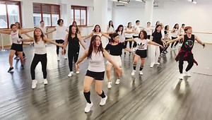 Sunday Session 10:00-12:00 #lacumbiacaliente #zumba #zumbafitness #tiktokviral #dancefitness #healthandwellness #fitnessmotivation #sundayvibes #amazing #sundayfunday #OFWjoinForce #workout | Just Move Zumba Dance Fitness Milan Italy