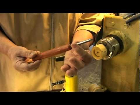 THREAD CHASING IN WOOD: TOOLS OF THE TRADE