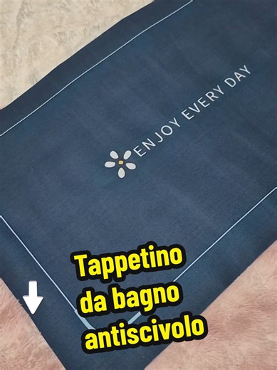 ​Stanco di calpestare tappetini fradici dopo la doccia? 🤢 Scopri il Tappetino in Terra Diatomacea, il materiale naturale che sta rivoluzionando le case italiane! Non è solo un oggetto di design, è pura tecnologia assorbente. ​✅ Asciugatura Istantanea: L'acqua scompare davanti ai tuoi occhi. Pavimento sempre asciutto! ⏱️ ✅ Massima Igiene: Grazie alla pietra naturale, non accumula batteri, cattivi odori o muffe. 🛡️ ✅ Sicurezza Totale: Fondo antiscivolo ultra-grip per evitare scivoloni all'uscita