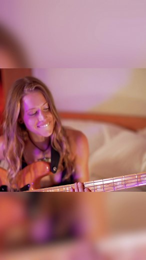 DUET ME BABY! I wanna hear your vocal freestyles over that chorus. Les goooo 🙌🏻Find ‘Headspace’ on all your streaming platforms or in the link in my bio!@Fender #originalmusic #headspace #music #bassguitar #basssolo #fender #recording