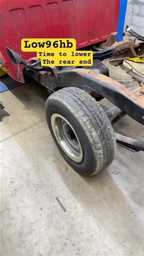 Project v8 S-10 lowering the rear end #shortvideo #update #automobile #truck #chevy