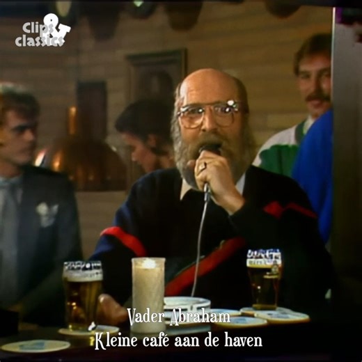31K views · 1K reactions |  Vader Abraham – Kleine café aan de haven  | Clips & Classics | Facebook