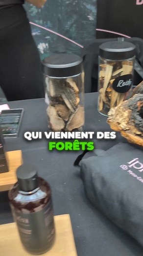 🚀 ok, J'ai officiellement lancé mon projet "Le Testeur QC" Après 33 ans à travailler dans l'industrie végane , plant based et Bio (vous le savez, c'est ma passion depuis toujours), je partage maintenant mes reviews et presentations de produits. Ma dernière découverte au Festival Végane de Montréal? Des CHAMPIGNONS SAUVAGES québécois en skincare. Oui oui, vous avez bien lu. 👉 Regardez la vidéo et dites-moi: vous mettriez ça sur votre visage? Si ça vous intéresse, suivez ma nouvelle page @Le Tes