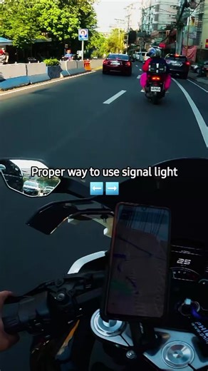 Proper Way to Use Signal Lights on Motorcycles