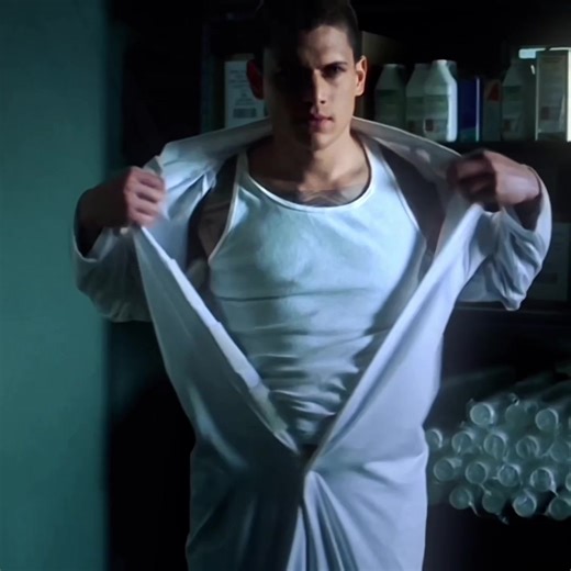 him in the psych ward tho… #michaelscofield #wentworthmiller #prisonbreak #fyp #foryoupage
