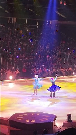 Anna & Elsa "Let It Go" Closing Ceremony Disney's Frozen On Ice