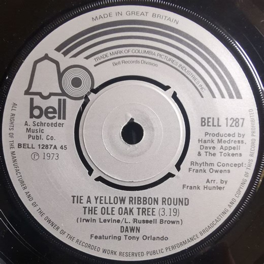 Dawn Featuring Tony Orlando - Tie A Yellow Ribbon Round The Ole Oak Tree