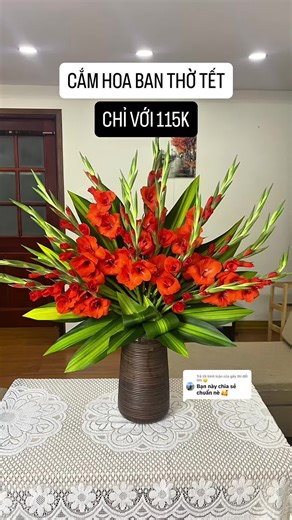 Hướng dẫn cắm hoa ban thờ Tết với hoa lay ơn