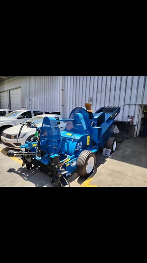 Comienzan a llegar los equipos de cosecha. Weiss McNair 836 para Avellanas Cabezales para barrido. Soplador de dos vías son algunos. Consultas a jftorres@agroimec.com | Jose Francisco Torres