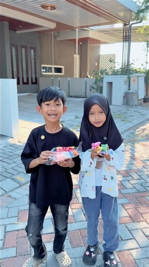 Yubi's Little Sibling Likes Colorful Clay #shorts