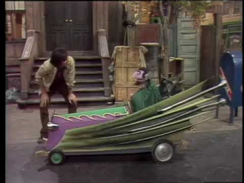 Classic Sesame Street - Luis And The Count Mobile 1974