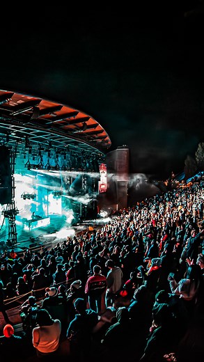 fun times at red rocks yesterday, ready for night 2?!!! …not in Denver? mau5’ set will be live streamed TONIGHT 8pm - 10:30pm MT / 10pm - 12:30am ET on @patreon to all members of the The Horde tier :D check patreon.com/deadmau5/live to sign up view the stream! | deadmau5