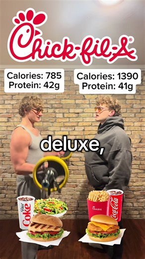 Everyone thinks fast food is automatically “bad,” but it’s not about where you eat — it’s about what you order. Let’s compare these two Chick-fil-A meals because the difference is crazy. Order #1: Grilled Chicken Club side salad with light dressing diet lemonade. You’re getting ~42g of protein, under 800 calories, and way more volume for your food. Lean grilled protein, fiber from the salad, fats that actually keep you full, and a drink that doesn’t spike your blood sugar. This meal digests slow