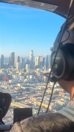 The view out my office window #goals #luxury www.celebheli.com #shotwithiphone #view #youtube #downtown #sightseeing #vídeo #foryoupage #california #flywithme #shotoniphone #thisislosangeles #fyp #actionsaysitall #beautifuldestinations #instagram #helicopter #commercial #shooting #photo #celebration #whereisrobinflying #gift #skills #celebrityhelicopters #losangeles #fun #look #celebrity | Celebrity Helicopters