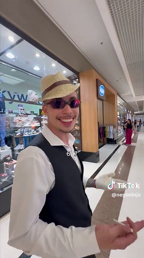 Michael e Jackson - cena de humor inspirado em filme