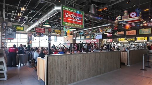 Portillo’s opens its first restaurant in El Paso