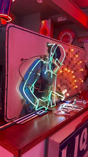 The "Analog" Brain of 1950s Neon Signs!