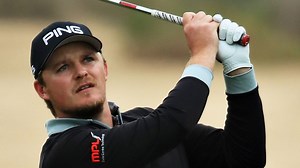 Eddie Pepperell leads with Bryson DeChambeau in Dubai contention