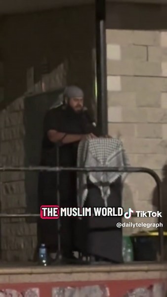 Pro-Palestine Speaker Calls Trump 'Devil' at Sydney Rally