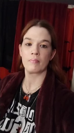 🩸🥀𝖍𝖔𝖗𝖗𝖔𝖗𝖖𝖚𝖊𝖊𝖓🥀🩸 (@bloodyqueenhorror)’s videos with Wake Up - Hilary Duff