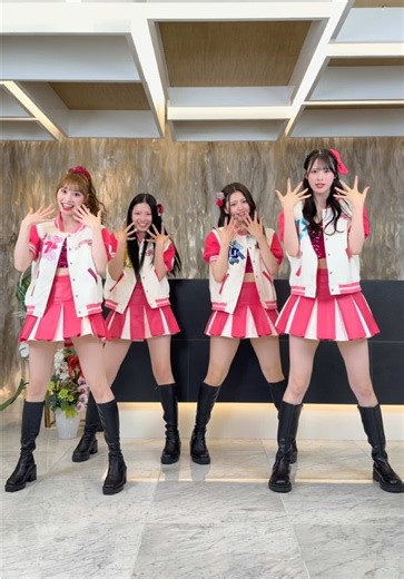 日成アドバンスさんオフィスでWAIWAI界隈🔥 @日成アドバンスのアルバム #WAIWAI界隈 #RoLuANGEL #日成アドバンス