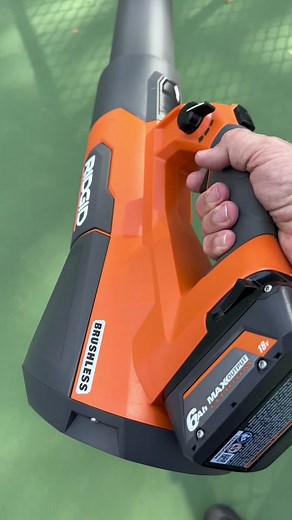 RIDGID 18V Brushless 130 MPH 510 CFM Cordless Battery Leaf Blower with 6.0 Ah MAX Output Battery and Charger. $249 for the kit at @homedepot with 6Ah battery and charger. . . . . . #shoplife #shoptool #tools #toolsofthetrade #howto #diy #ridgidpowertools #ridgid #homedepot #blower #weekends