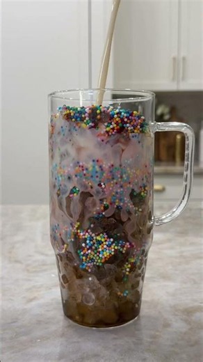 making the viral dot cake into a drink 🌈🥛🧁 #asmrvlog #drinkrecipes #dotcake #recipe #drinksathome