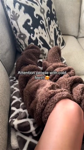 “Cold legs? Not anymore 😍” Thousands are switching to FuzzyToes — the ultra-soft thigh-high socks that feel like a warm hug for your legs 🧦💖 ✅ Made from ultra-plush cotton and acrylic for that “blanket feel” warmth ☁️ ✅ One-size-fits-most — stretchy, slouchy, and effortlessly cozy ✅ Inspired by plush dolls — cute, fuzzy, and seriously comfortable 🧸 ✅ Perfect for lounging, bedtime, or cozy nights in 🎁 The perfect self-care gift for winter days and chilly mornings! “I wear them to bed and my 