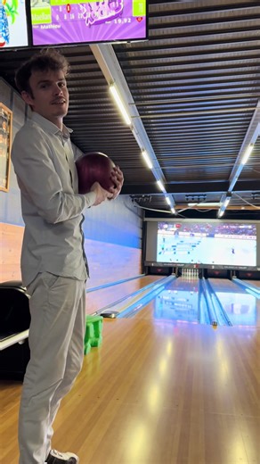 Fort au Bowling : Une soirée de rires et de strikes