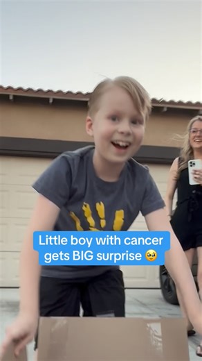 The Dream Machine Foundation on Instagram: "Jameson gets to ring the bell on July 14th!!!!!!!!!! And today is his birthday!!!!! This is a big year for Jameson. He turns 9 today and in less than one month he gets to say goodbye to cancer after a 5 year fight 🥹🥹🧡 Jameson was diagnosed with Pre B Cell ALL (Leukemia) at 4 years old. He completed 2 years of treatment, but unfortunately relapsed at 7 years old with a rare type of relapse. After intensive chemotherapy, proton radiation therapy, 6 mo