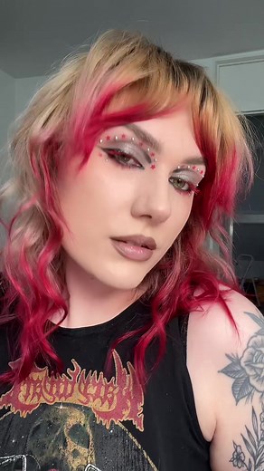 Blood Moon Hair Dye Inspiration with Lunar Tides