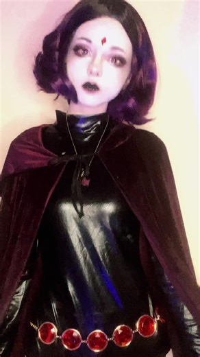Raven Cosplay Trend: Teen Titans Costume Ideas