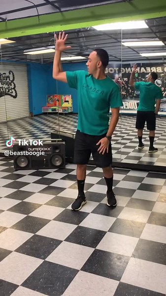 Air Chair Tutorial 📚 #airchair #tutorial #breakdance #bboy #bboys #dancer #danceteacher #breakdancetutorial #dancemoves #foryou #onthisday