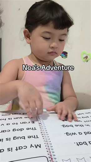 Reading time muna bago gadgets 📚✨ Super helpful nitong CVC reading set for beginners — mas madali niya na nababasa ang 3-letter words like cat, dog, sun! 🥰 Perfect for toddlers na nag-start pa lang magbasa. #CVCreading #MommyFinds #LearningIsFun #reading
