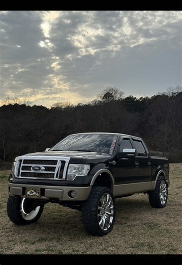 Stunning F150 Transformation: Bagged and Squatted