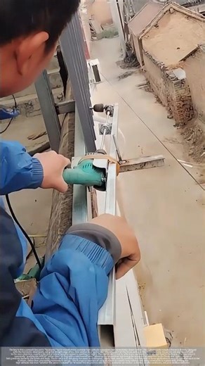 Techniques for fixing screws on corrugated steel panels of exterior walls at high altitudes.