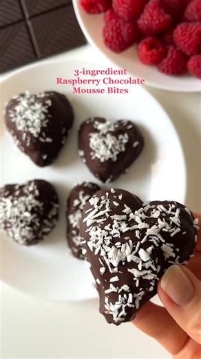 3-ingredient Raspberry Chocolate Mousse Bites😍 These are such a fun and yummy dessert idea for Valentines Day❤️ • #kitchengadget #cookinggutensils #kitchentool #thursdayspecials #gamedayfood #kitchenmusthaves #cookingmadeeasy | Lang Fahey