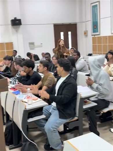 外国人学汉语Very interesting Chinese langugage class, follow them to learn how to speak