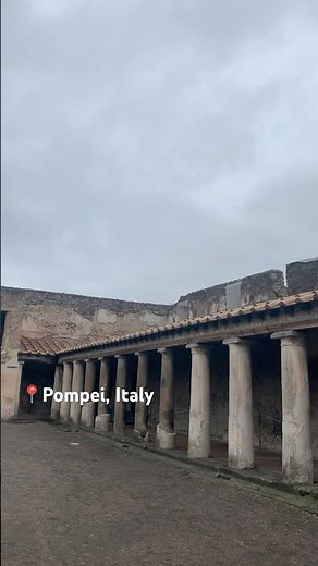 Exploring Pompeii 🇮🇹 Raw video | Ancient Ruins Frozen in Time