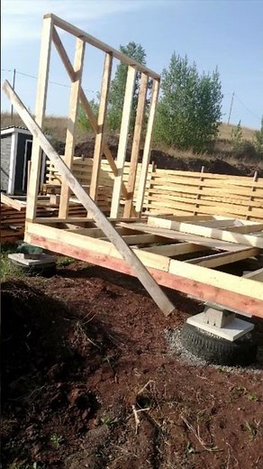 Pravljenje vikendice bez temelja. Osb ploce i drvena konstrukcija