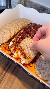 La Botana Perfecta SI existe y es este Queso Crema con Salsa Macha y Arándanos 🤤🤤 | Aventura en tu Cocina