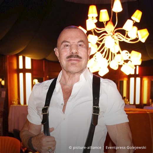 20K views · 245 reactions | The fashion world is mourning the loss of French designer Manfred Thierry Mugler. He died unexpectedly of natural causes at 73. Mugler dominated the Paris fashion world in the 1980s and went on to create iconic looks for celebrities such as Beyoncé, Lady Gaga and Kim Kardashian. | DW Euromaxx | Facebook