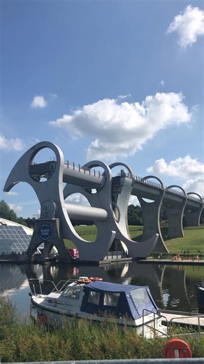 Have you been watching us on TV this January ? Choose your adventure this year! | Marine Cruises (Narrowboat Holidays)