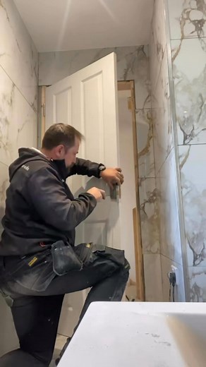 17 reactions | Fitting bathrooms door handle #woodworking #carpentry #joinery #doors #fypシ゚viralシfypシ゚ #uk | O&A woodworks | Facebook