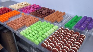 Valentine's Day: Macaroon layered cakes are the latest food trend...and we love it!