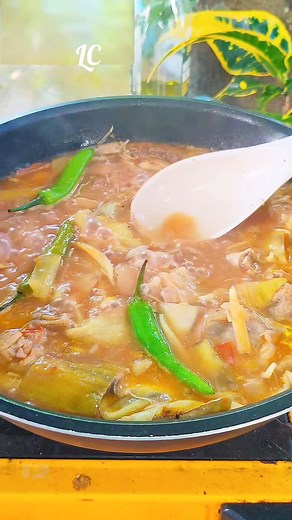 Sinigang na pata ng baboy! #cooking #foodlover #lutongbahay #shortsvideos #reels | Leo Cabural